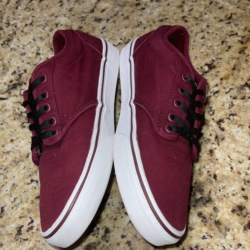Vans - Picture 3 of 8